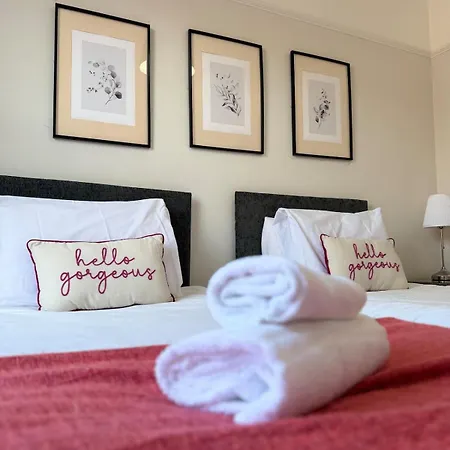 Charming House, Sleeps 6, Walk To Centre Appartement
