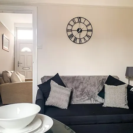 Charming House, Sleeps 6, Walk To Centre *