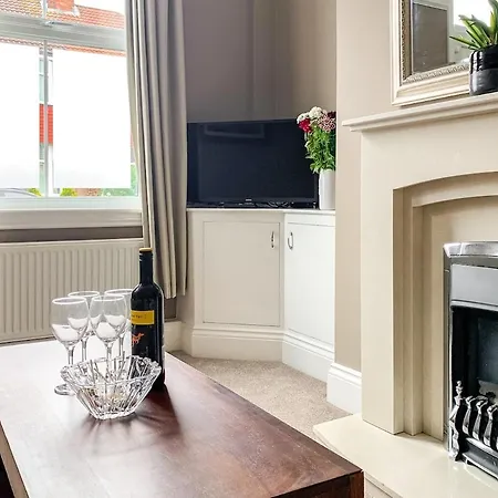 Charming House, Sleeps 6, Walk To Centre Appartement York